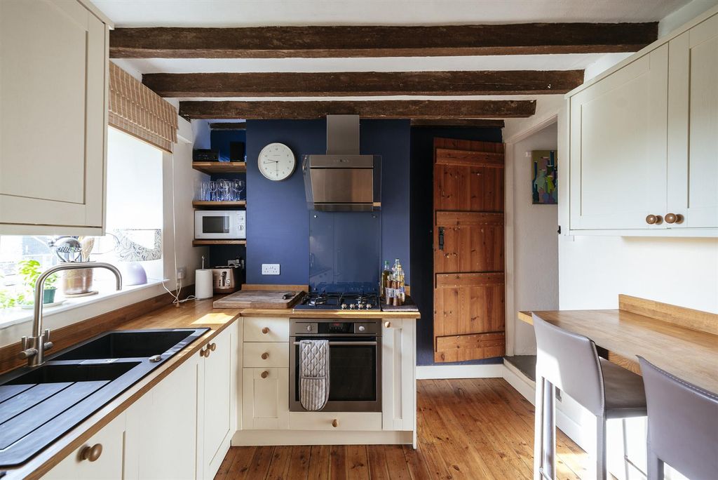 Property photo 3 of 26 Penn 24.Jpg