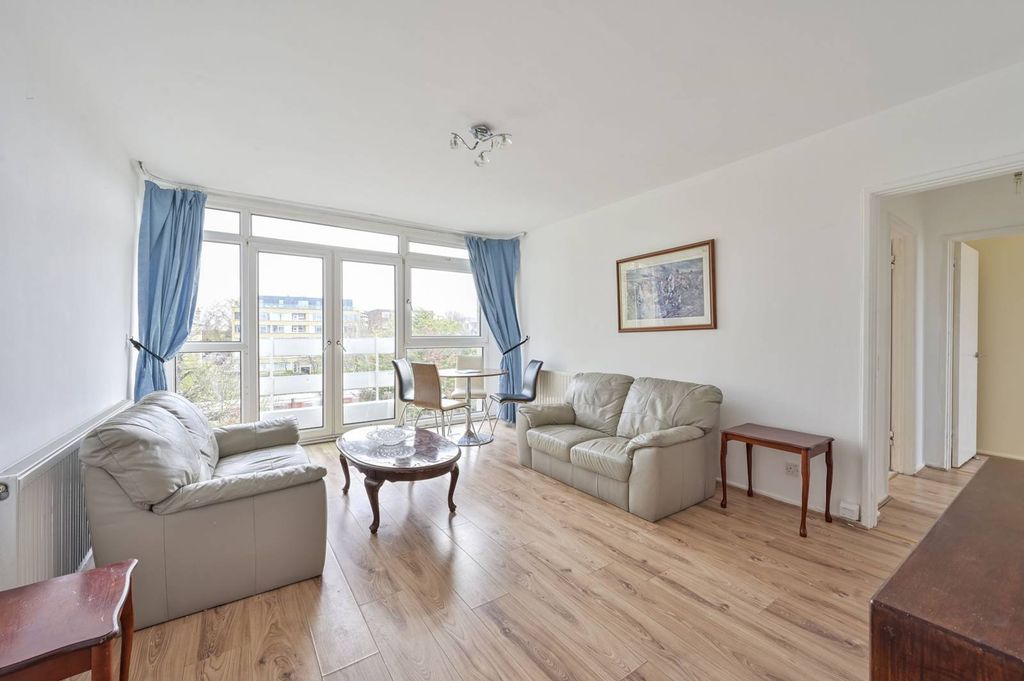 Property photo 2 of 10