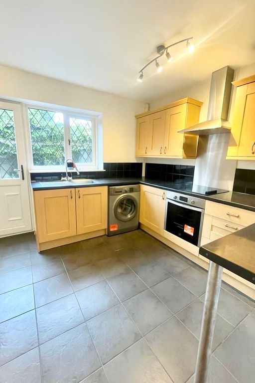 Property photo 3 of 11 Photo 3