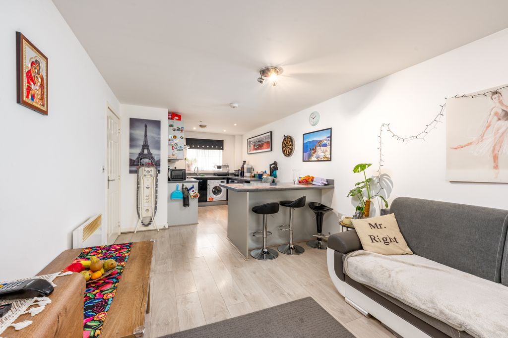 Property photo 2 of 23 09