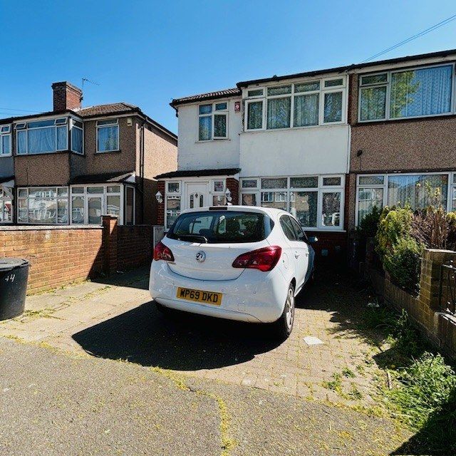 Property photo 1 of 12 3 Bed End Terrace For Sale Fairholme Crescent, Hayes Ub4