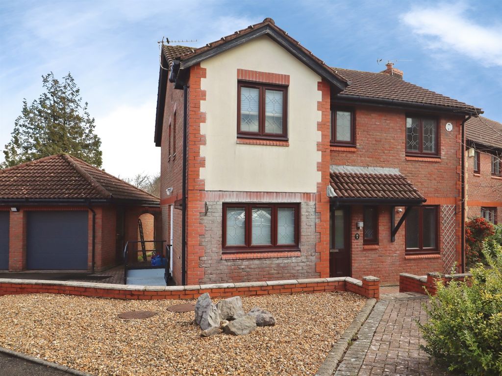 Property photo 1 of 20