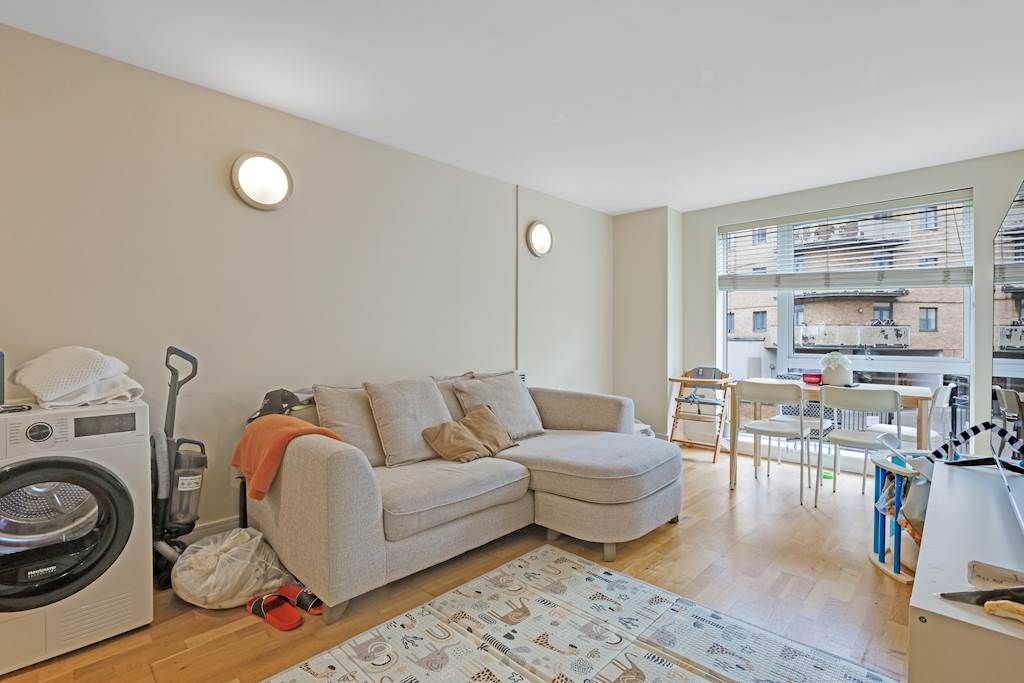 Property photo 3 of 15 11-64Cejhmck - Flat 55 Grove Court - 19-Small
