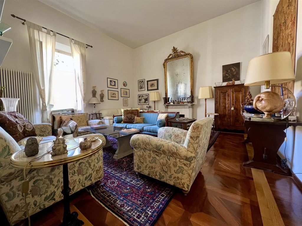 Property photo 1 of 30