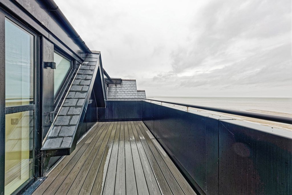 Property photo 3 of 24 Pbox-Img.Jpg