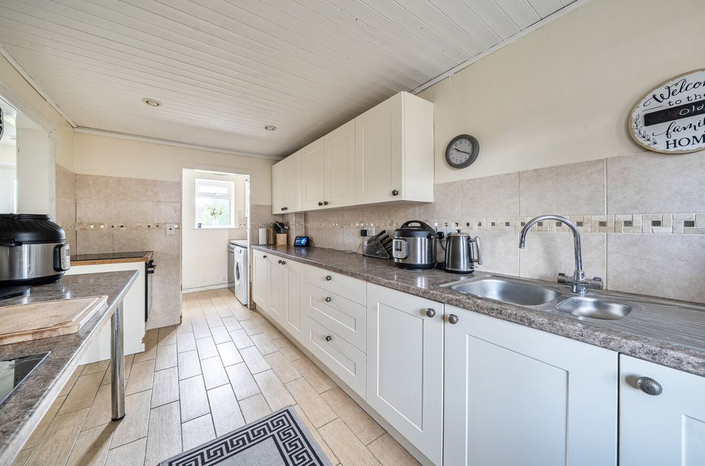 Property photo 3 of 12 145720510