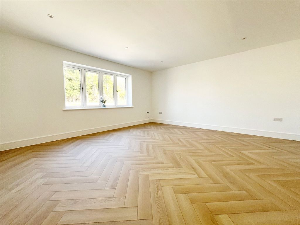 Property photo 3 of 18 Picture No. 74