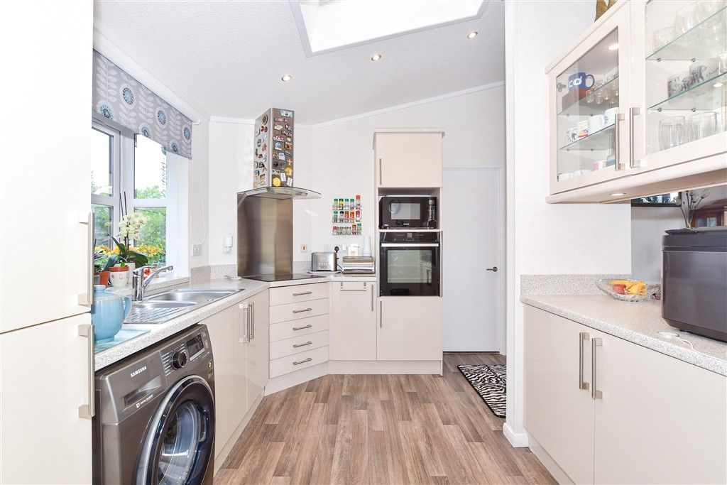 Property photo 3 of 12 Kitchen
