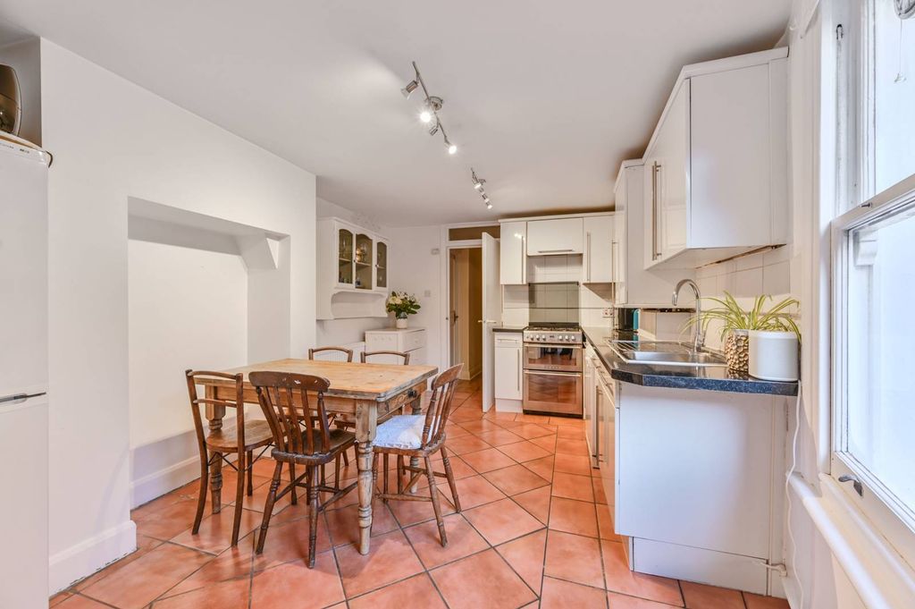 Property photo 1 of 5