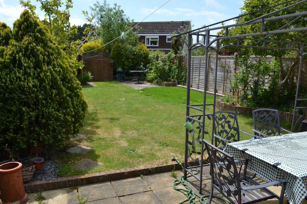 Property photo 1 of 18 Garden 2