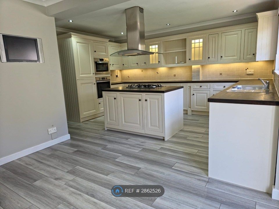 Property photo 2 of 20 Kitchen/Diner