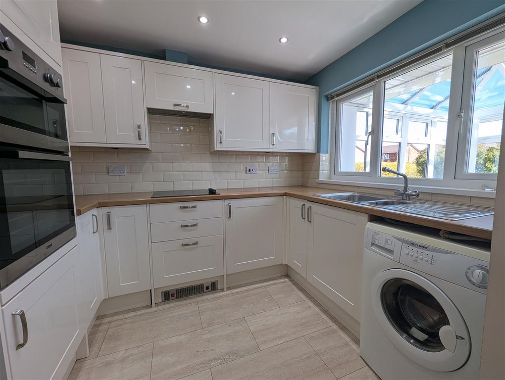 Property photo 3 of 13 Kitchen