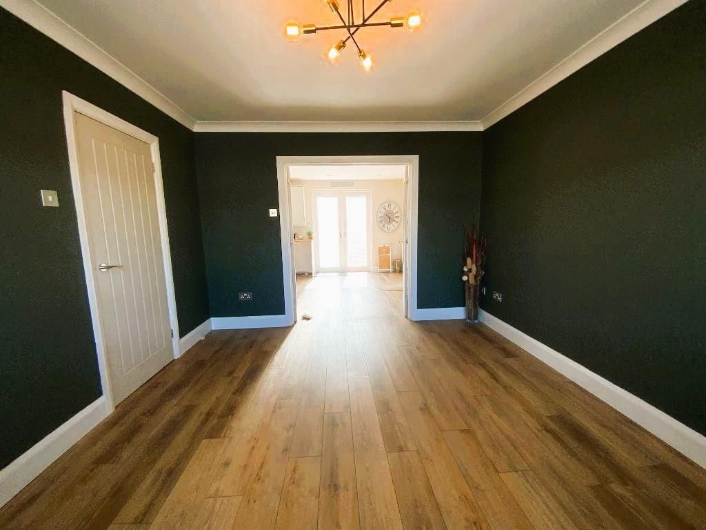 Property photo 3 of 16 Living Room 13'3 X 11'2