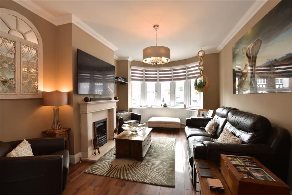 Property photo 2 of 20 Lounge