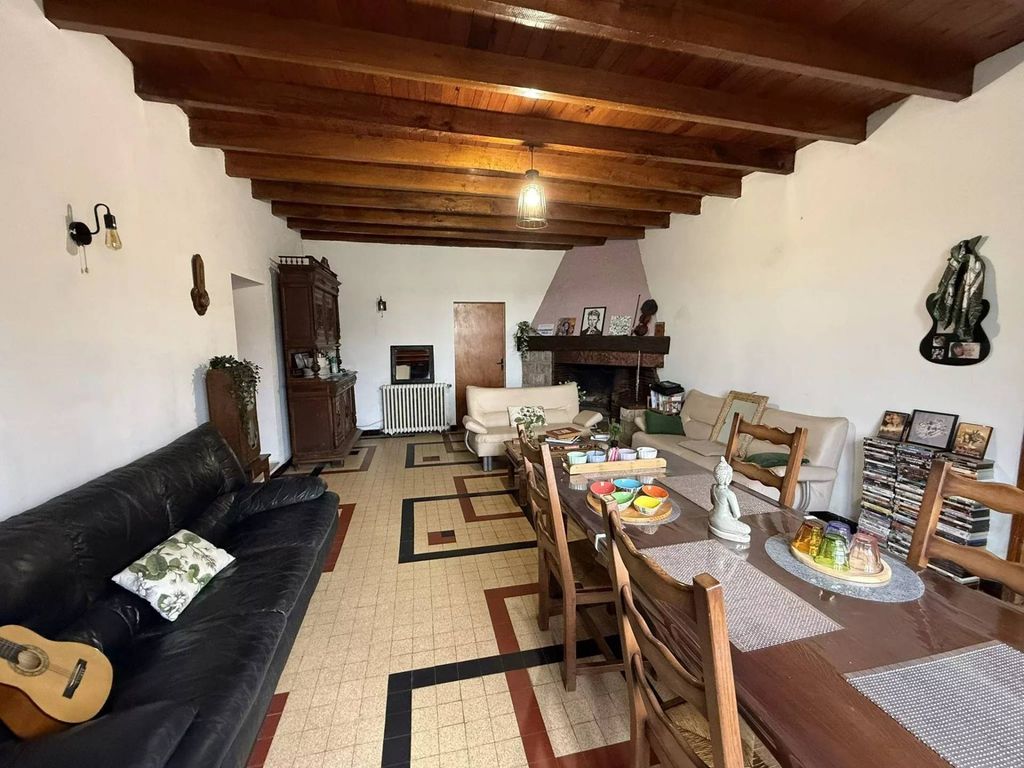 Property photo 3 of 12 A1240311Bab39d2698Cbfabb4Ea8cc0F