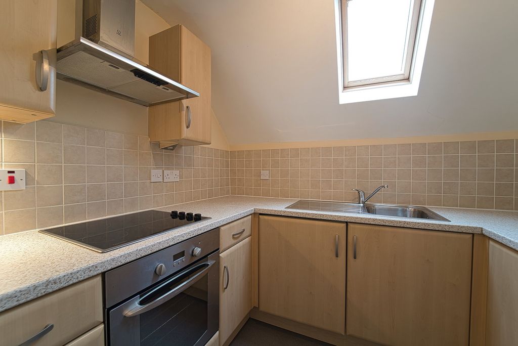 Property photo 2 of 7 Kitchen