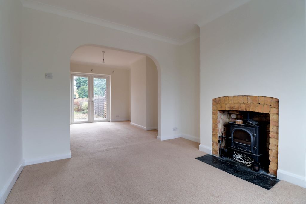 Property photo 3 of 17 Living Room