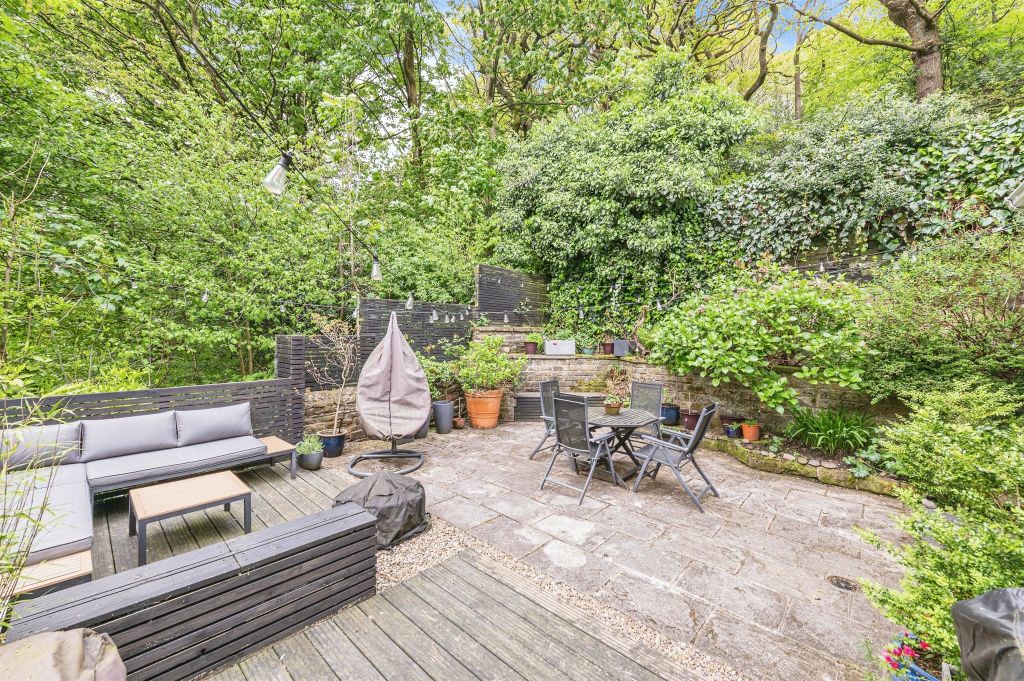 Property photo 2 of 24