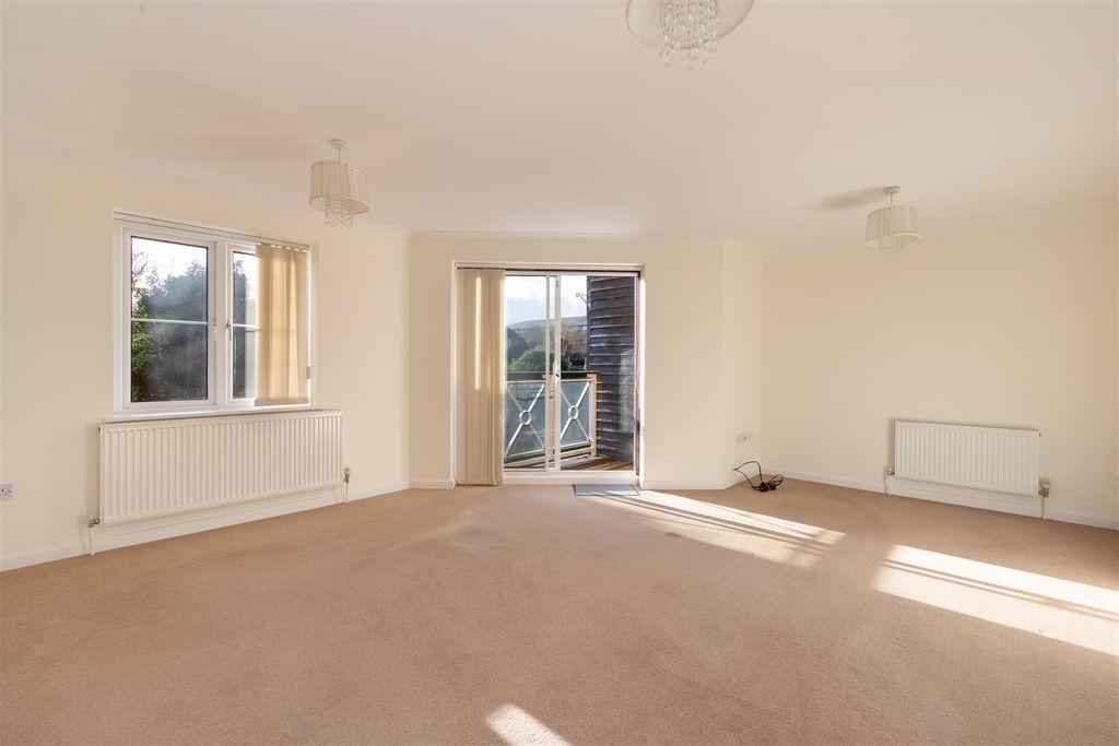 Property photo 2 of 20 Bluefield Mews, Whitstable