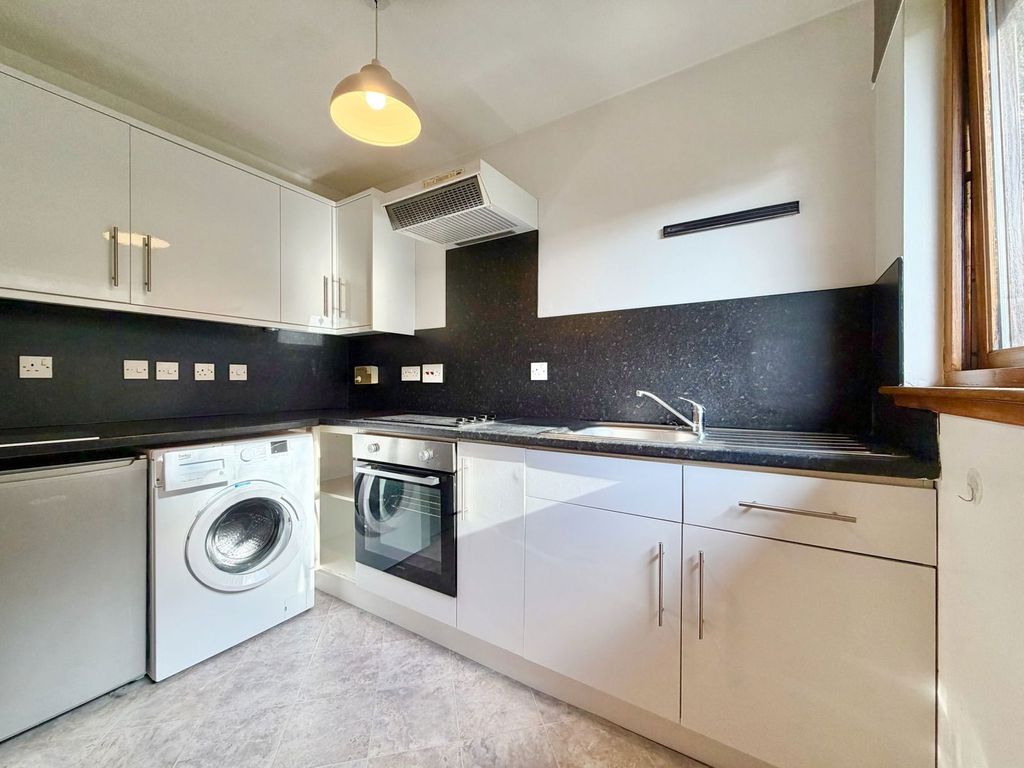 Additional image 7 of 2 bed flat for sale79 Drumdevan Road, Inverness IV2