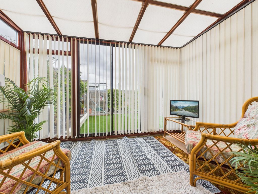 Property photo 3 of 17 Conservatory