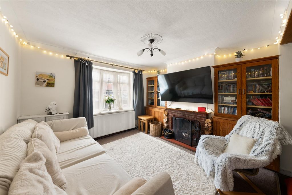 Property photo 3 of 23