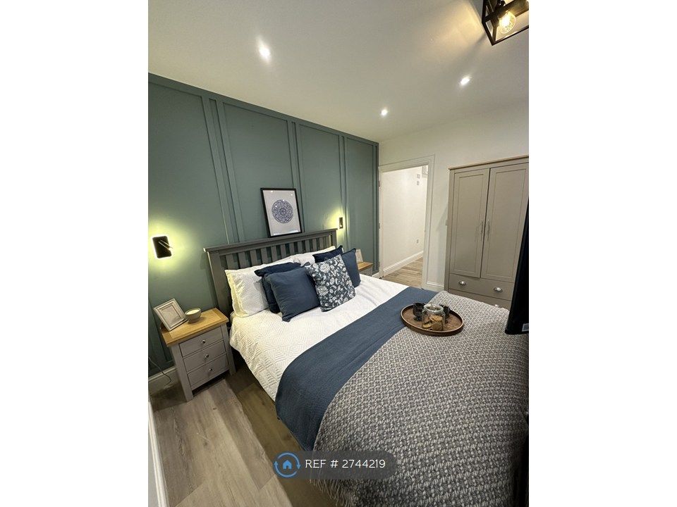 Property photo 2 of 13 Studio 11