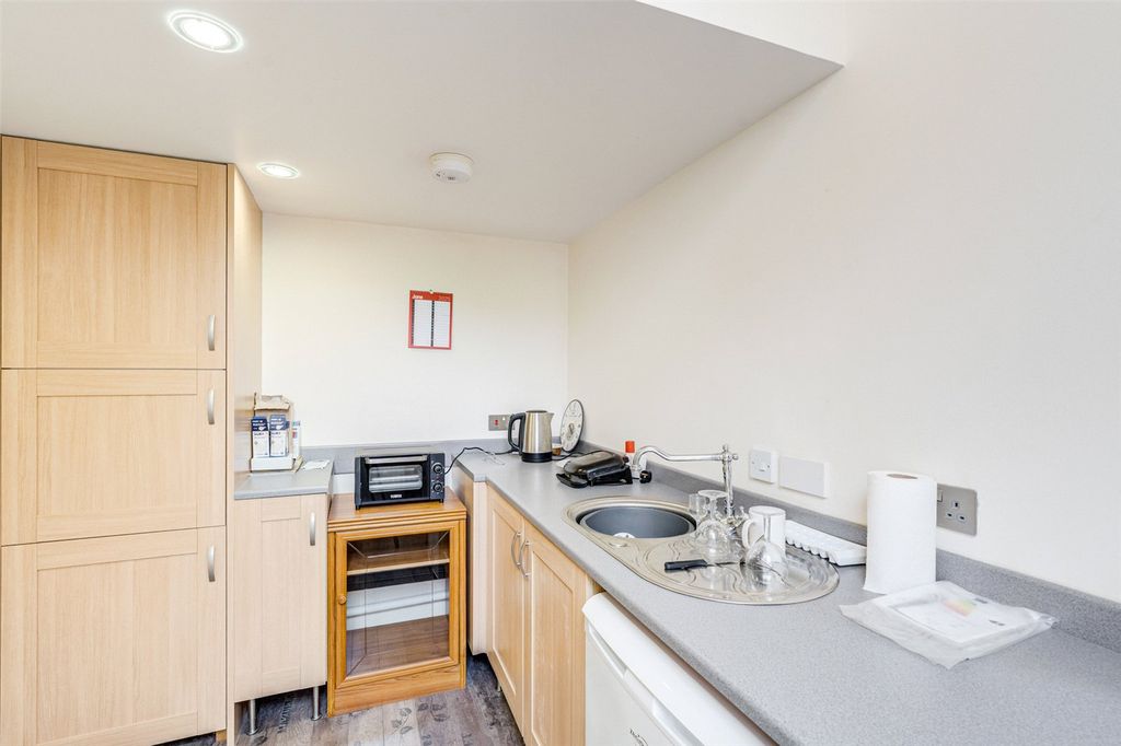 Property photo 3 of 12 Picture No. 13