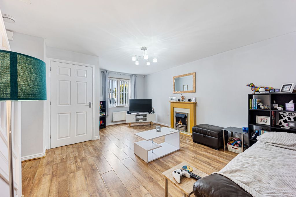 Property photo 2 of 16