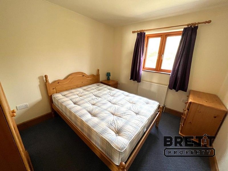 Property photo 3 of 10 Bedroom 1