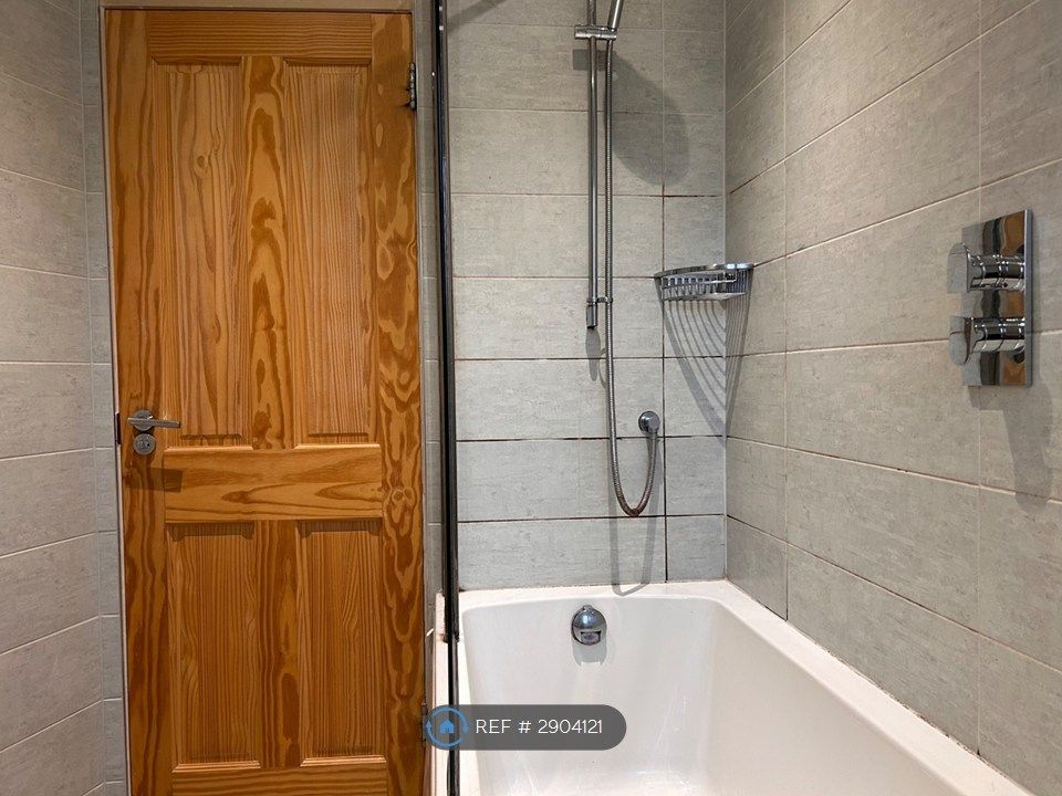 Property photo 3 of 22 Bathroom