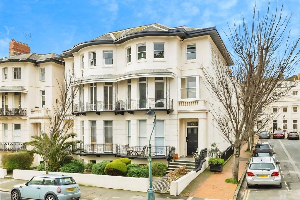 Property photo 1 of 18 Ca594819-229952_Btn240078_Img_00_0000.Jpeg