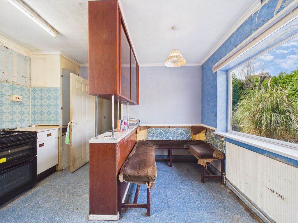 Property photo 3 of 35