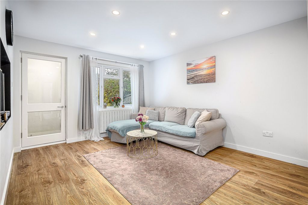 Property photo 2 of 14 Picture No. 08