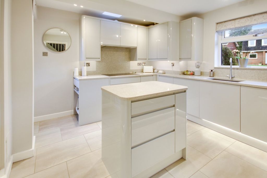 Property photo 3 of 24