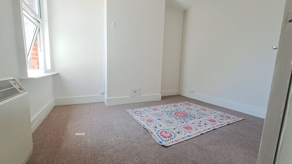Property photo 3 of 10 Photo 2