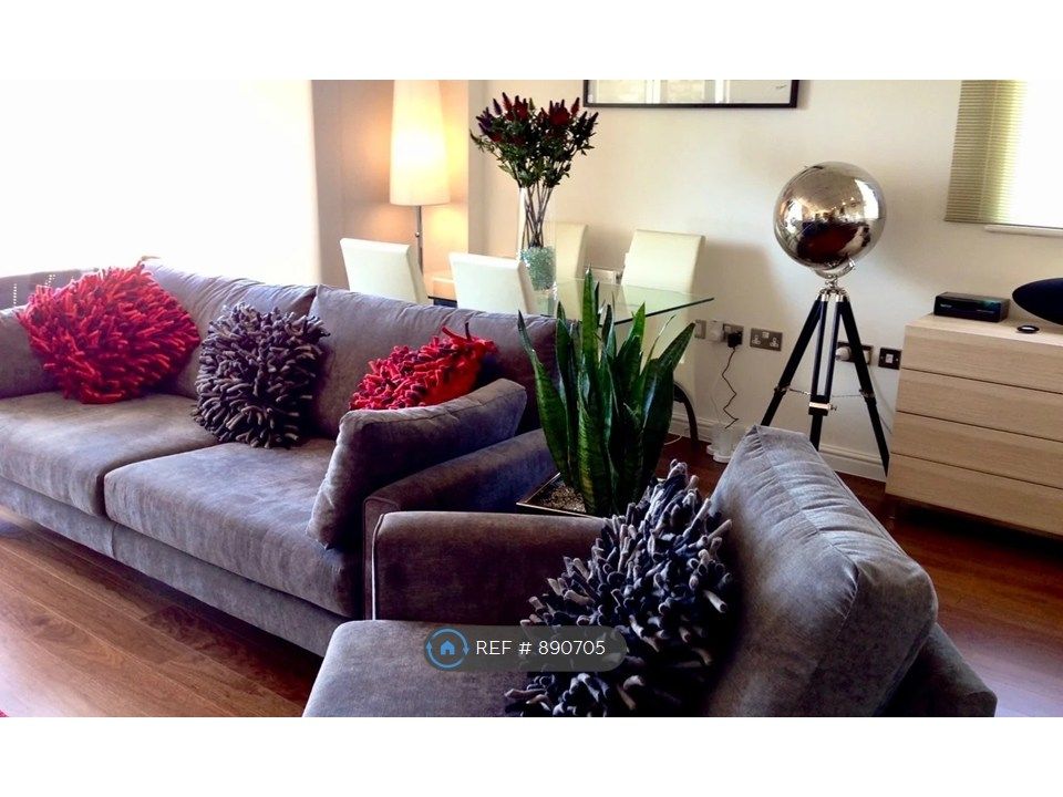 Property photo 2 of 21 Living Room