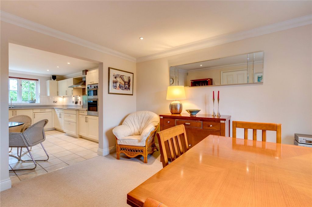 Property photo 3 of 16 Dining Rom