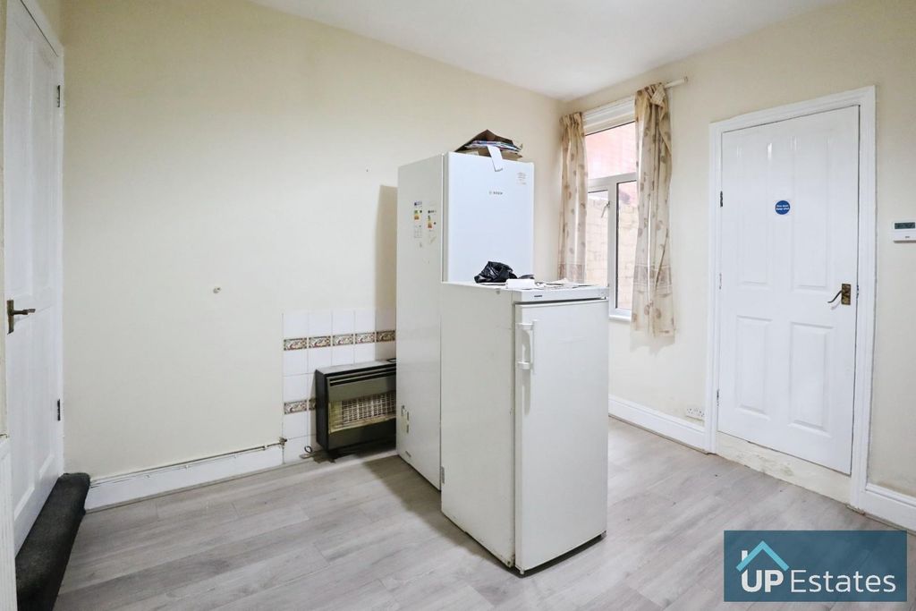 Property photo 3 of 9 Living Room