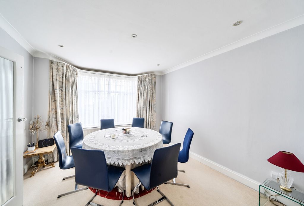 Property photo 3 of 13 1447830-15-69E63d...