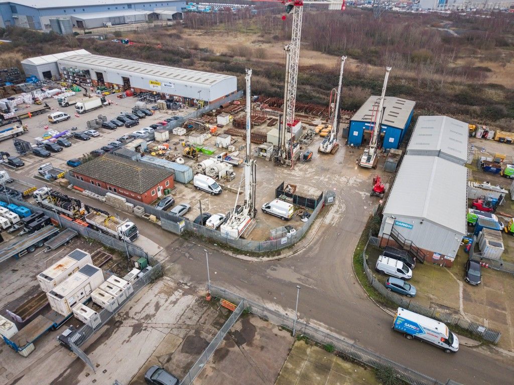 Property photo 3 of 8 Photo 4