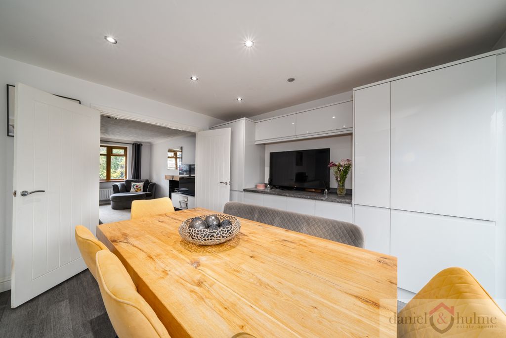 Property photo 3 of 46 Foxfields Endon-6