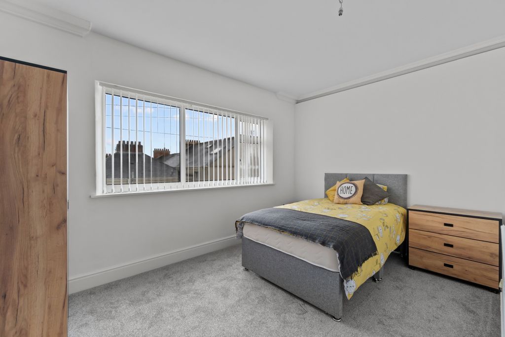 Property photo 1 of 9 0013