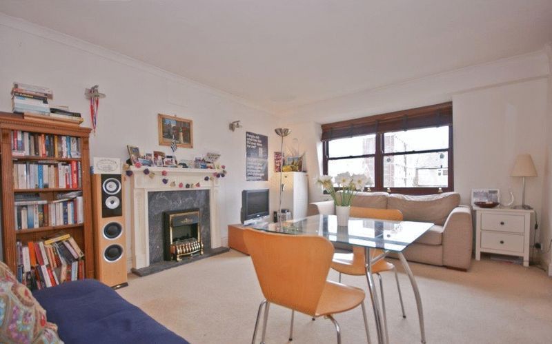 Property photo 1 of 6 Photo 9