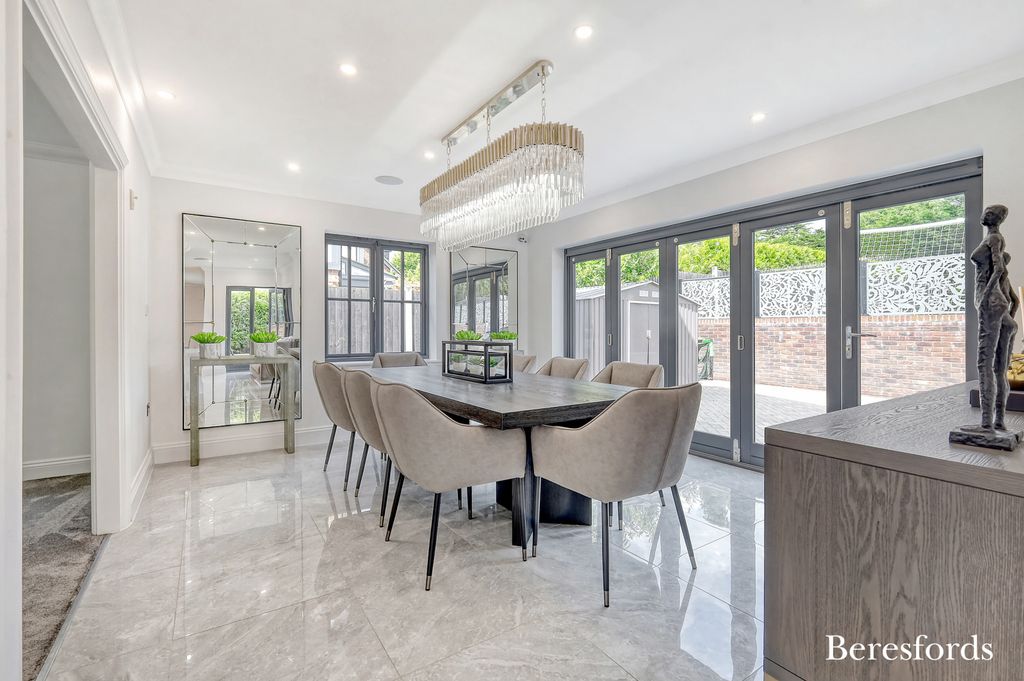 Property photo 2 of 29 Picture No. 55