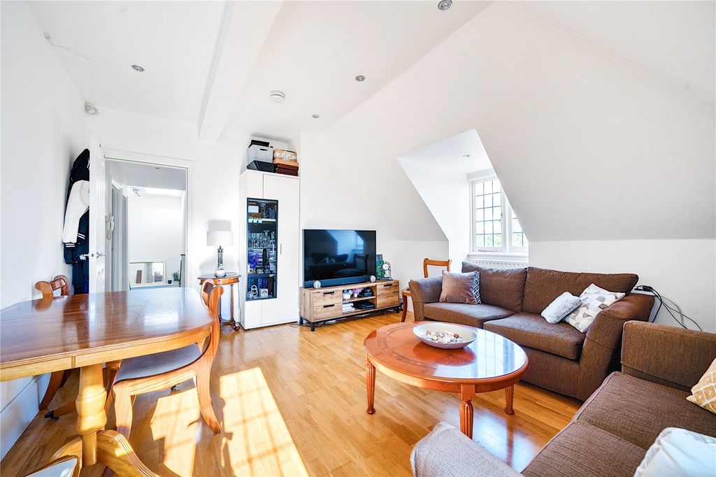 Property photo 1 of 19 Picture No. 04