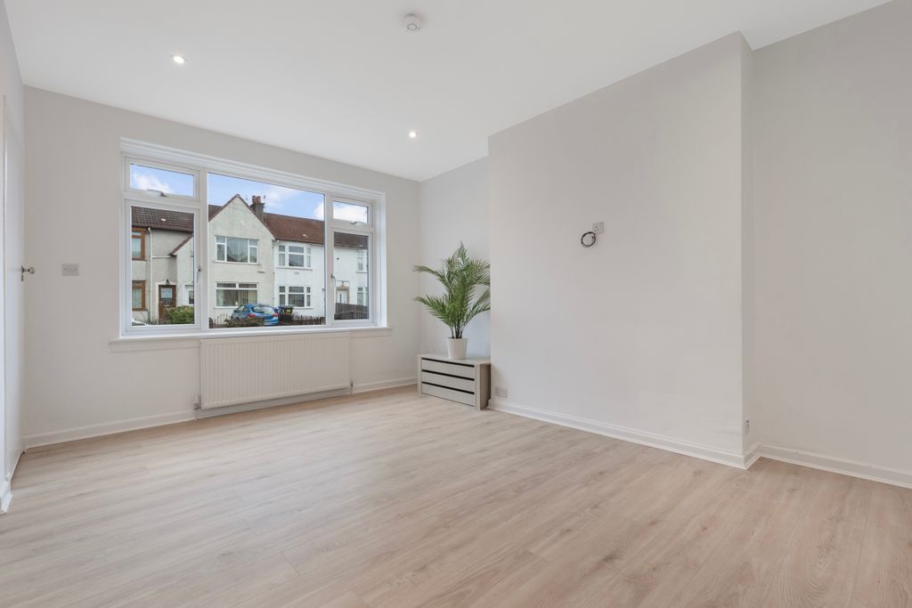 Property photo 3 of 23 Gallery