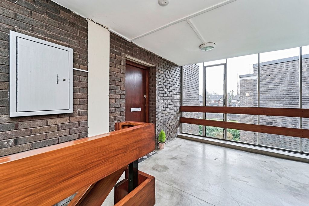 Property photo 2 of 10 Pbox-Img.Jpg