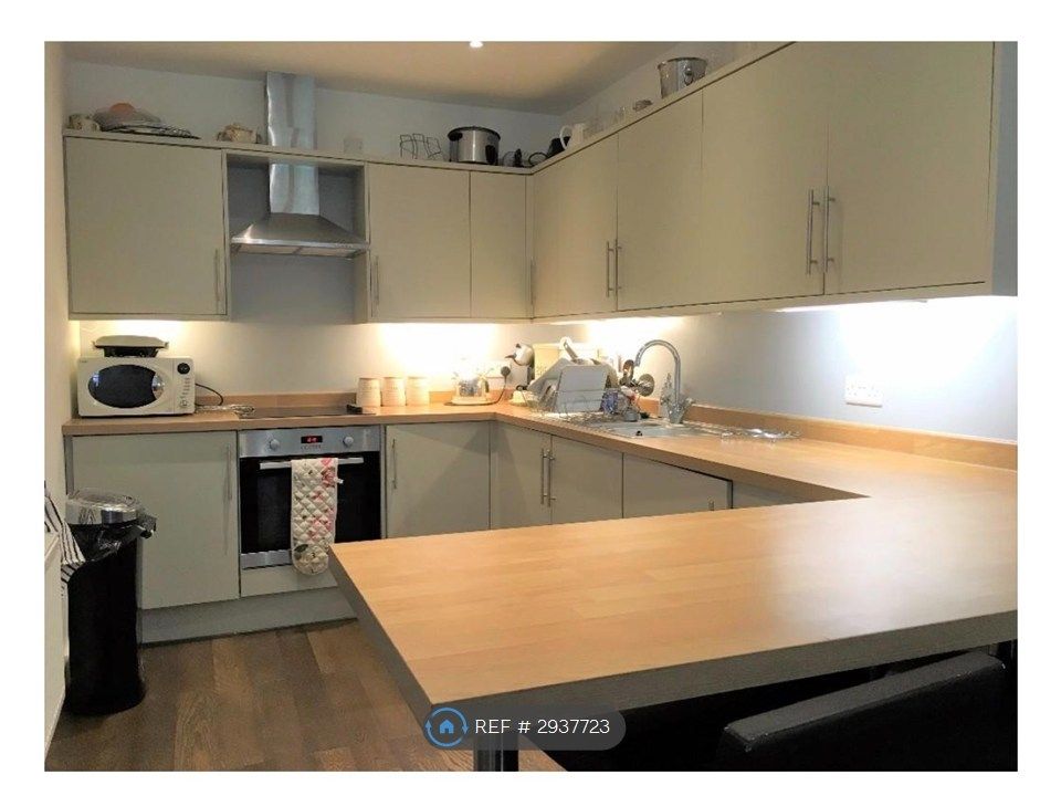 Property photo 3 of 10 Kitchen