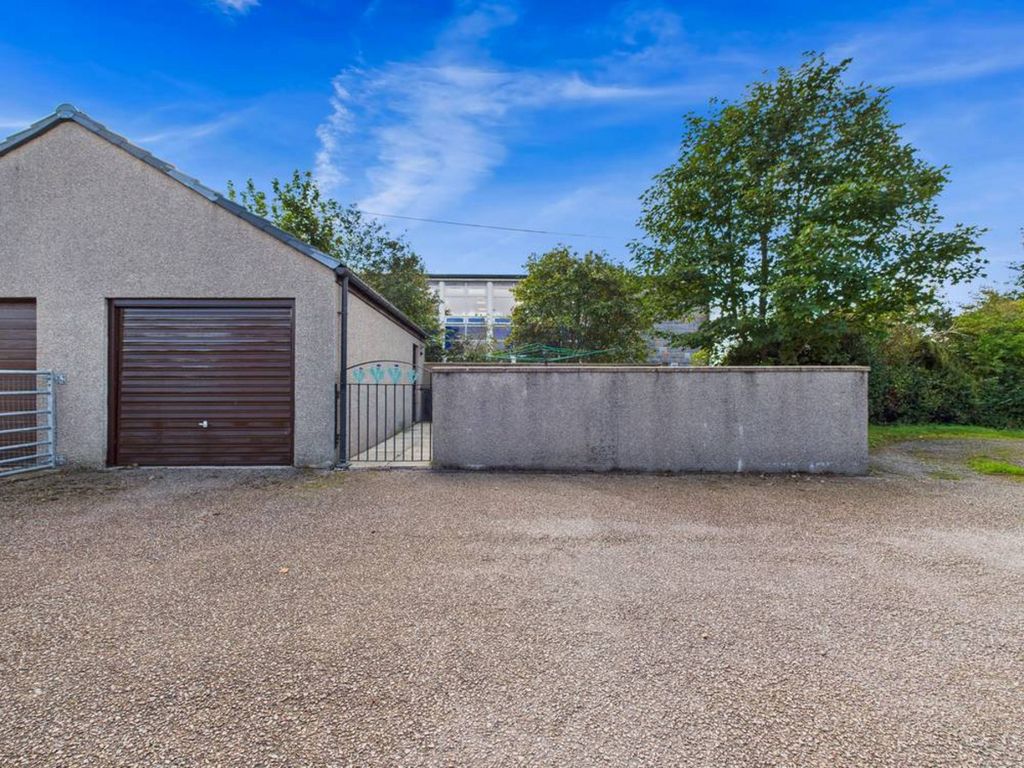 Property photo 2 of 29